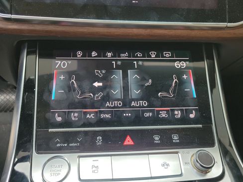 Used 2019 Audi Q8 Prestige w/ Luxury Package AWD/4WD image 17