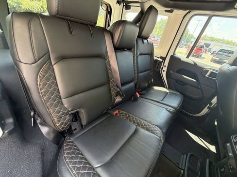 Used 2021 Jeep Wrangler Unlimited Sahara AWD/4WD image 27