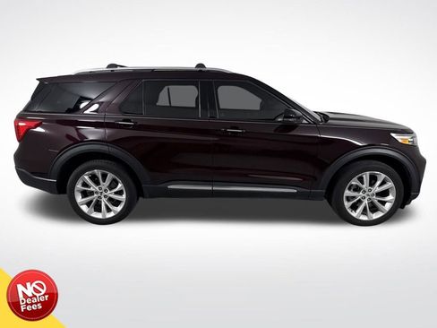 Used 2023 Ford Explorer Platinum w/ Technology Package image 2