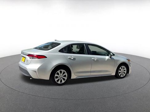 Used 2025 Toyota Corolla LE FWD image 15