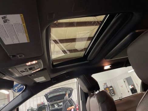 Certified 2024 Toyota Sienna Platinum image 20