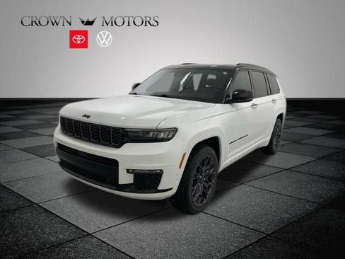 Used 2023 Jeep Grand Cherokee L Summit w/ High Altitude Package AWD/4WD image 3