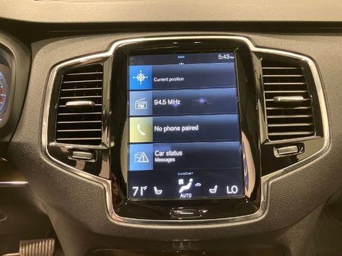 Used 2017 Volvo XC90 T6 Momentum w/ Vision Package image 32