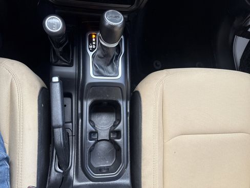 Used 2019 Jeep Wrangler Unlimited Sport S image 19