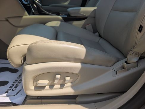 Used 2013 Cadillac XTS Premium AWD/4WD image 9