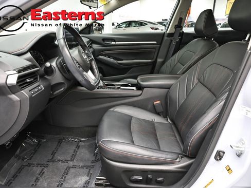 Used 2023 Nissan Altima 2.5 SR w/ SR Premium Package FWD image 14