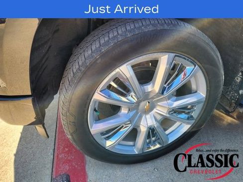 Used 2024 Chevrolet Silverado 1500 High Country w/ High Country Premium Package image 17