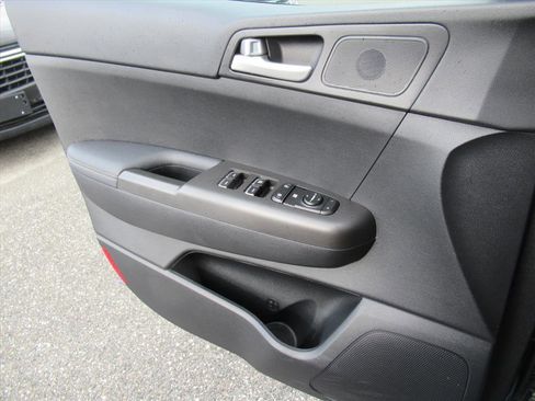 Used 2020 Kia Sportage LX image 25