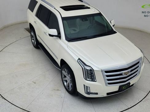 Used 2015 Cadillac Escalade Luxury RWD image 78