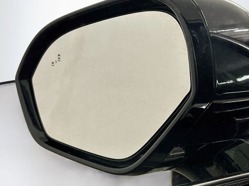 Used 2023 Lincoln Corsair AWD image 16