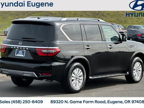 Used 2023 Nissan Armada SV image 3