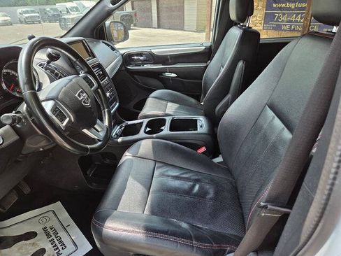 Used 2020 Dodge Grand Caravan GT FWD image 19