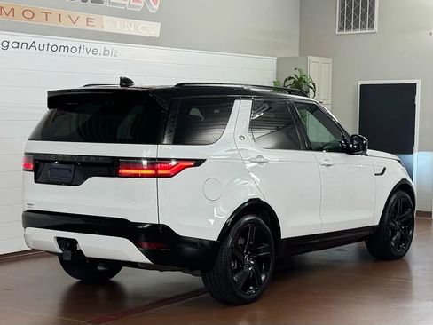 Used 2024 Land Rover Discovery Dynamic SE AWD/4WD image 3