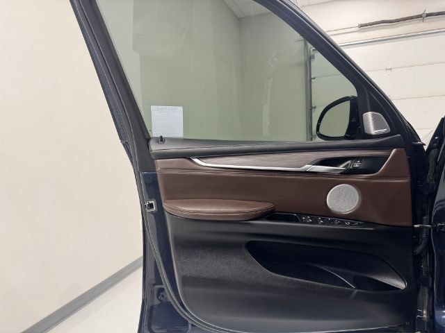 Used 2018 BMW X5 xDrive50i AWD/4WD image 27