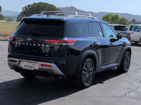 Certified 2022 Nissan Pathfinder SL w/ SL Premium Package FWD image 6