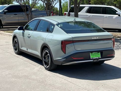 Used 2025 Kia K4 EX image 4