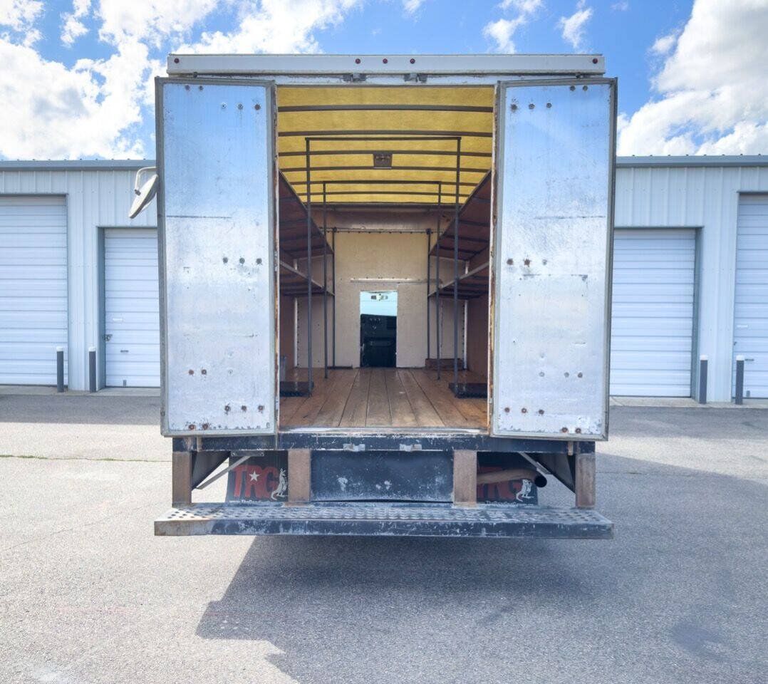 Used 2011 Chevrolet Express 3500 Extended RWD image 8