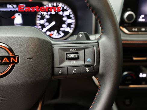 Used 2025 Nissan Rogue SV AWD/4WD image 16