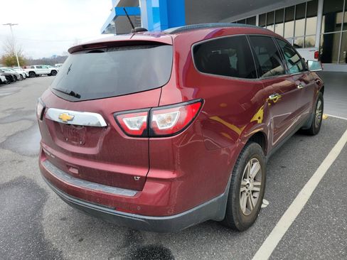 Used 2017 Chevrolet Traverse LT image 5