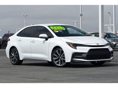 Used 2021 Toyota Corolla SE w/ Carpet Mat Package (TMS) FWD image 2