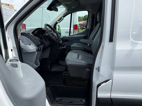 Used 2019 Ford Transit 250 130 Low Roof RWD image 15