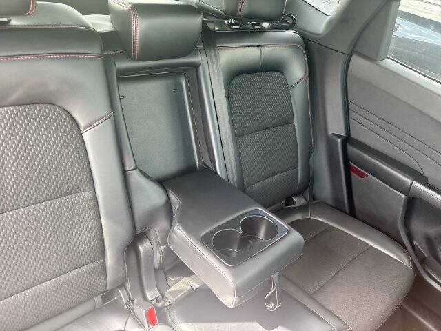 Used 2025 Ford Escape ST-Line Select AWD/4WD image 36