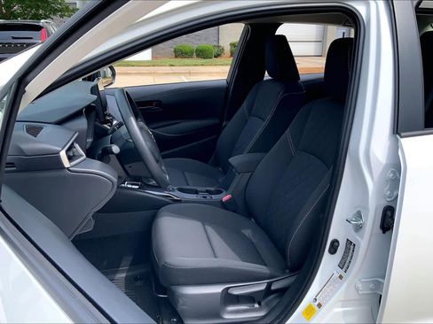 Used 2026 Toyota Corolla LE FWD image 8