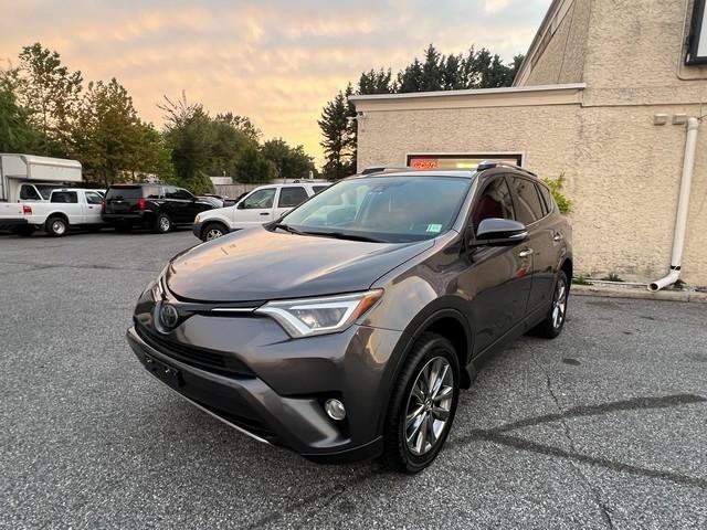 Used 2018 Toyota RAV4 Limited w/ All Weather Liner Package AWD/4WD image 3
