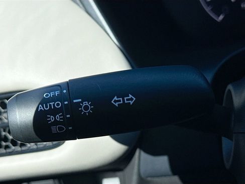 Used 2024 Honda HR-V LX image 13