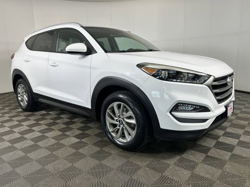 Used 2016 Hyundai Tucson SE w/ Option Group 02 AWD/4WD image 4