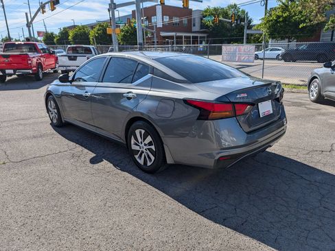 Used 2024 Nissan Altima 2.5 S FWD image 8