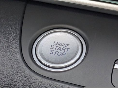 Certified 2025 Hyundai Elantra SEL image 31