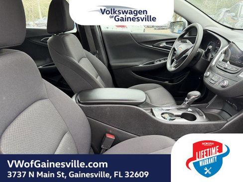 Used 2025 Chevrolet Malibu LS image 9