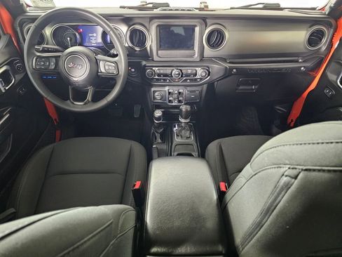 Used 2023 Jeep Wrangler Unlimited AWD/4WD image 18
