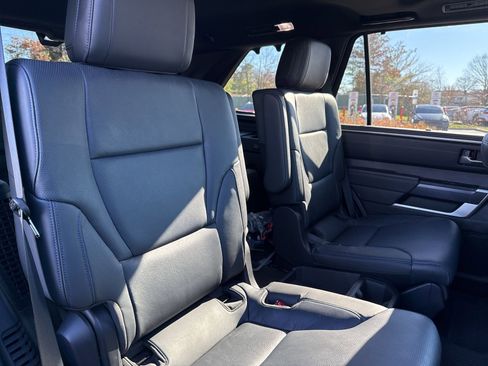 Used 2025 Toyota Sequoia Platinum image 17