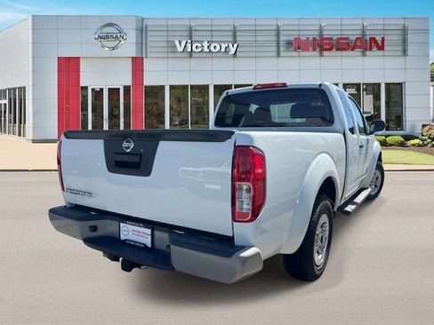 Used 2019 Nissan Frontier S RWD image 2