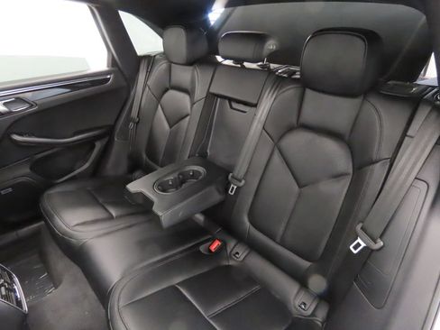 Certified 2026 Porsche Macan AWD/4WD image 43