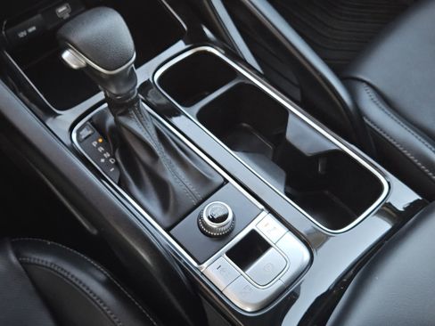 Used 2024 Kia Telluride LX image 19