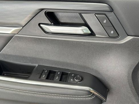 Used 2025 GMC Acadia Elevation image 33