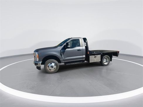 Used 2023 Ford F350 XL w/ XL Chrome Package image 5