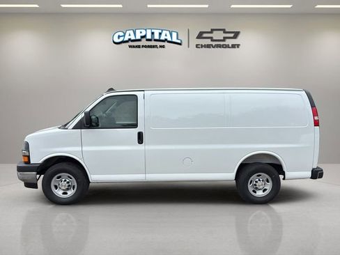 New 2025 Chevrolet Express 2500 Work Van w/ Driver Convenience Package image 10