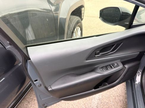 Used 2025 Toyota Prius LE FWD image 9