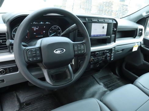 Used 2024 Ford F550 4x4 Regular Cab Super Duty image 6