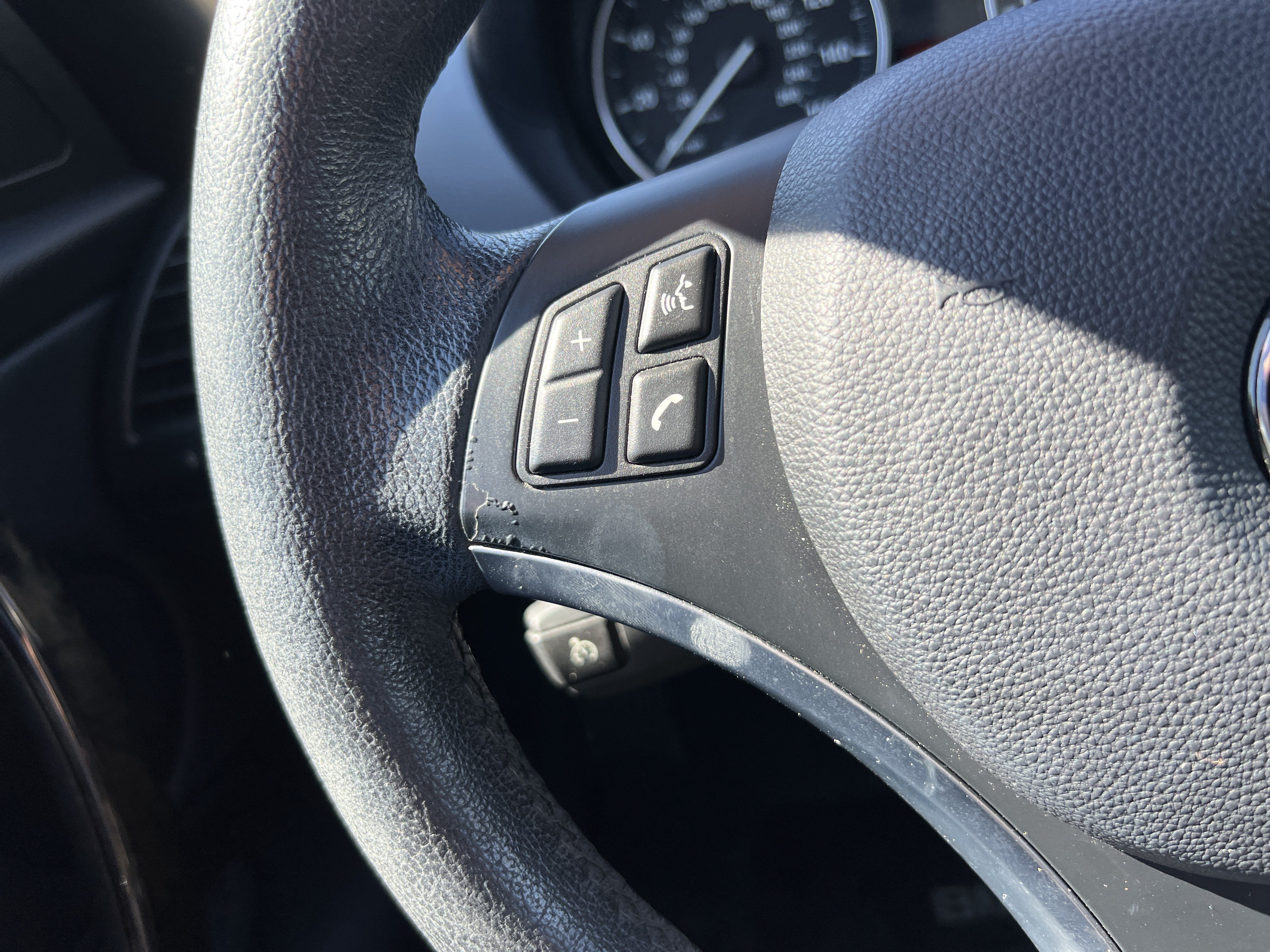 Used 2011 BMW 128i Convertible RWD image 19