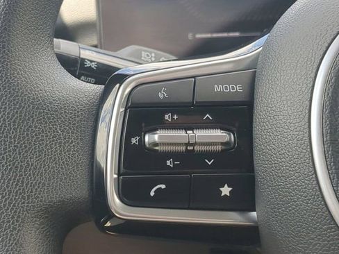 Used 2025 Kia Sorento LX FWD image 22