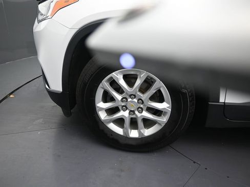 Used 2020 Chevrolet Traverse LT FWD image 13