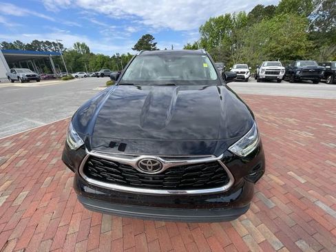 Used 2022 Toyota Highlander Limited image 2