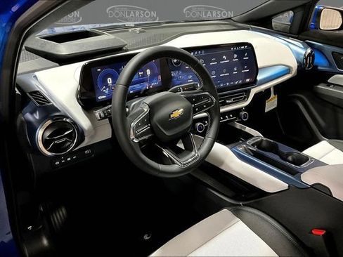 New 2026 Chevrolet Equinox EV LT w/ Convenience Package II AWD/4WD image 7