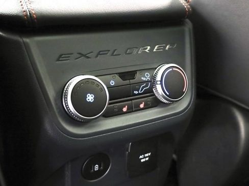 Used 2025 Ford Explorer ST-Line w/ Premium Package image 36