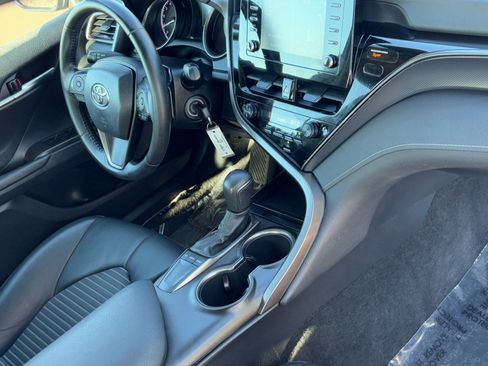 Certified 2022 Toyota Camry SE image 11